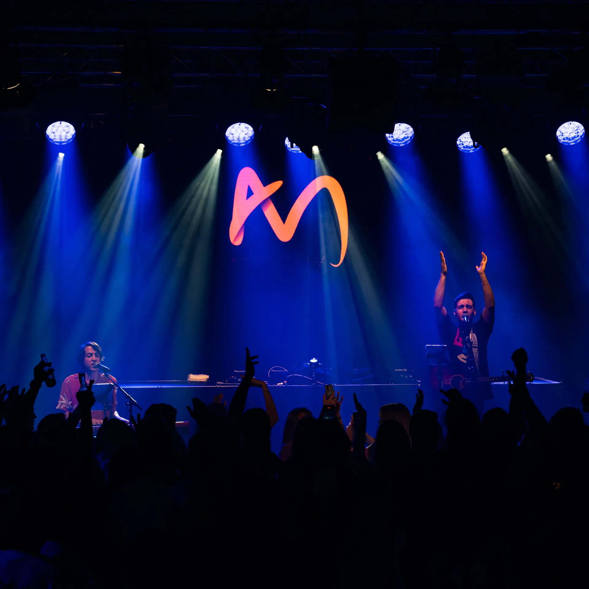 Mitchy und Andre live auf der Bühne - eure Hochzeitsband für die Oberpfalz