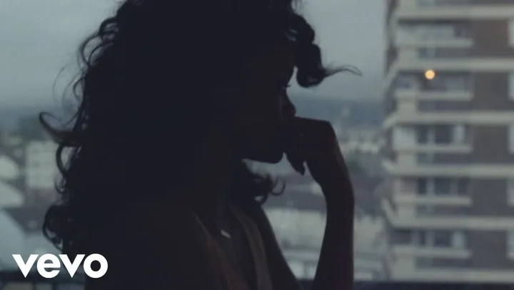 Rihanna - We Found Love ft. Calvin Harris (Official Video)